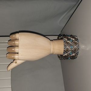 Silver tone stretch bracelet